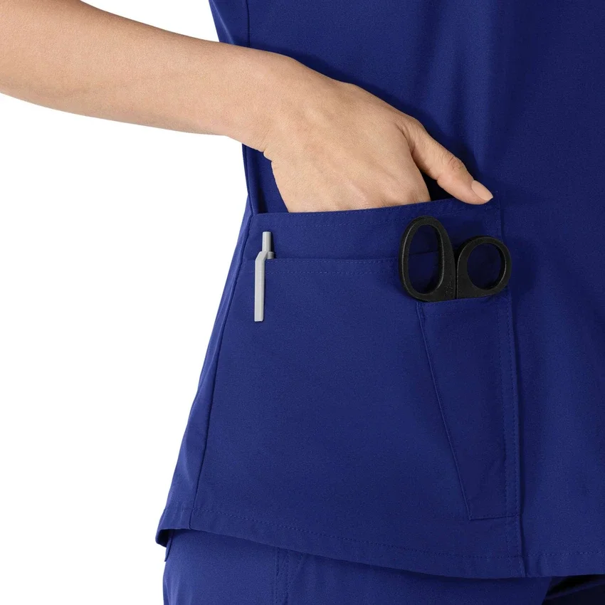 Blusa de trabalho feminina Force Essentials com decote em V