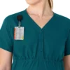 Blusa de trabalho pré-natal Henley Force Essentials para mulher