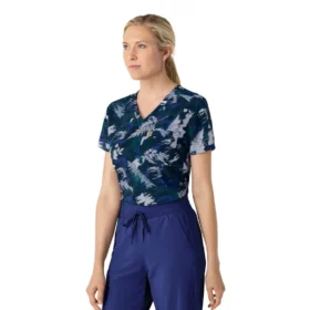 Blusa feminina Force Tuck-In Scrub com estampado