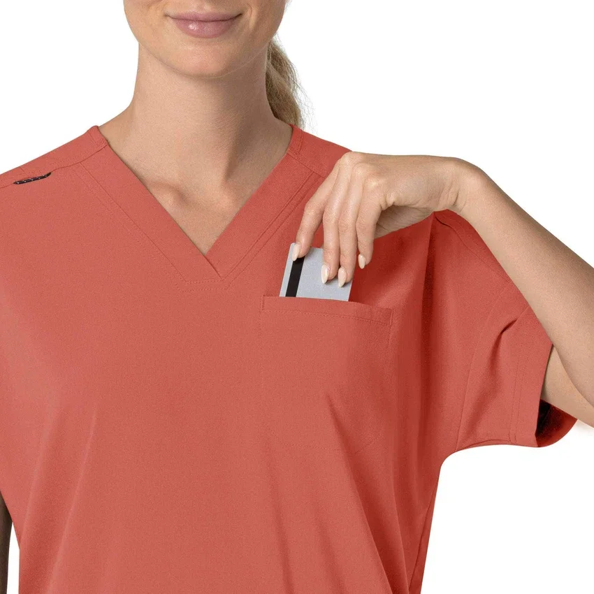 Blusa médica feminina Force Cross-Flex com decote em V oversized