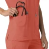 Blusa médica feminina Force Cross-Flex com decote em V oversized