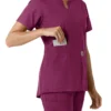 Blusa médica feminina Force Essentials com decote em V e painéis em malha