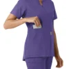 Blusa médica feminina Force Essentials com decote em V e painéis em malha