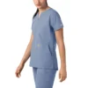 Blusa médica tipo túnica com decote em V da coleção Force Essentials para mulher