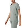 Blusa médica tipo túnica com decote em V da coleção Force Essentials para mulher