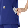 Blusa médica tipo túnica com decote em V da coleção Force Essentials para mulher