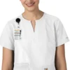 Blusa médica tipo túnica com decote em V da coleção Force Essentials para mulher