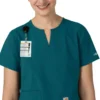 Blusa médica tipo túnica com decote em V da coleção Force Essentials para mulher