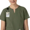 Blusa médica tipo túnica com decote em V da coleção Force Essentials para mulher