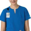Blusa médica tipo túnica com decote em V da coleção Force Essentials para mulher