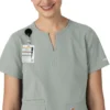 Blusa médica tipo túnica com decote em V da coleção Force Essentials para mulher