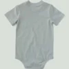 Body infantil de manguitos curtos com bolso (bebé)