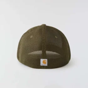 Boné Rugged Flex™ justo, em lona com parte traseira em malha e logótipo gráfico