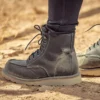 Bota feminina impermeável com biqueira moc e salto em cunha de 6"