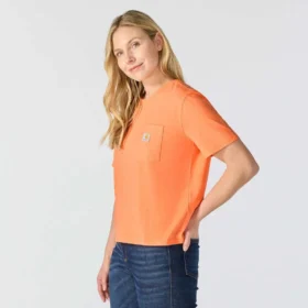 Camisas de gola redonda, corte largo e leve, com bolso, em Tencel