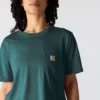 Camisas de gola redonda, corte largo e leve, com bolso, em Tencel