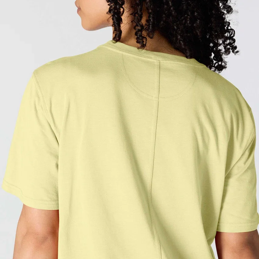 Camisas de gola redonda, corte largo e leve, com bolso, em Tencel