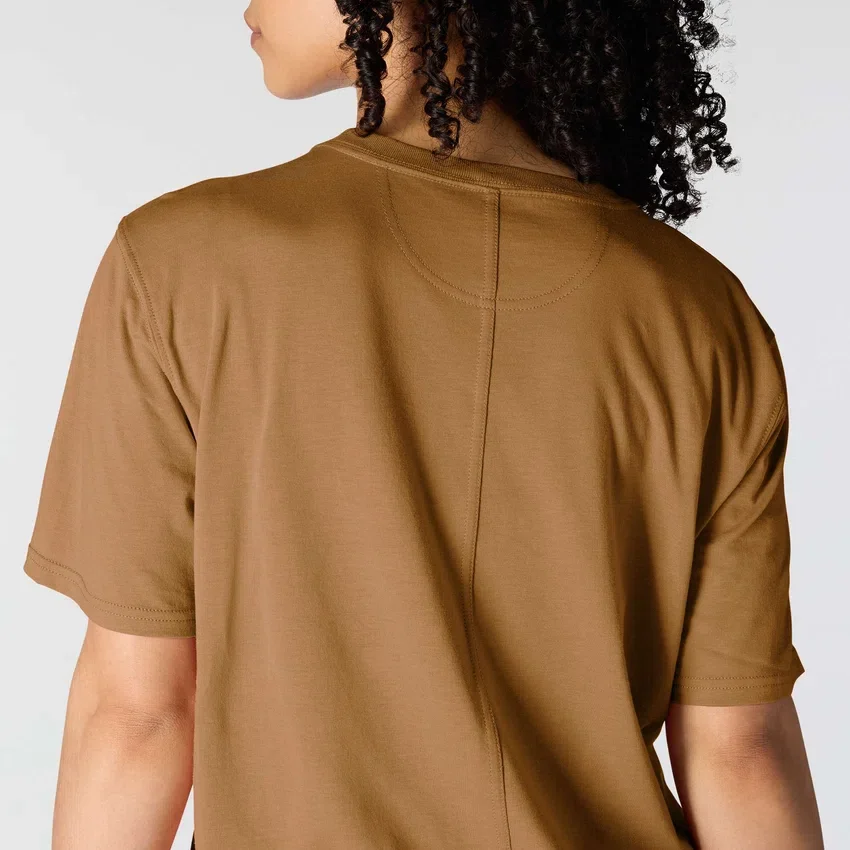 Camisas de gola redonda, corte largo e leve, com bolso, em Tencel