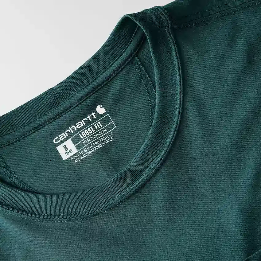 Camisas de gola redonda, corte largo e leve, com bolso, em Tencel
