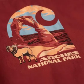 Camisas de manguitos largos e tecido pesado com grafismo do Parque Nacional Arches