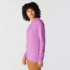 Camisas femininas Dearborn de corte largo, com manguitos compridos e peso pesado, com logótipo
