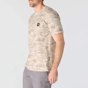 Camisas masculinas Irvine de corte descontraído com padrão camuflado