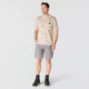 Camisas masculinas Irvine de corte descontraído com padrão camuflado