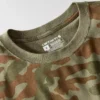 Camisas masculinas Irvine de corte descontraído com padrão camuflado