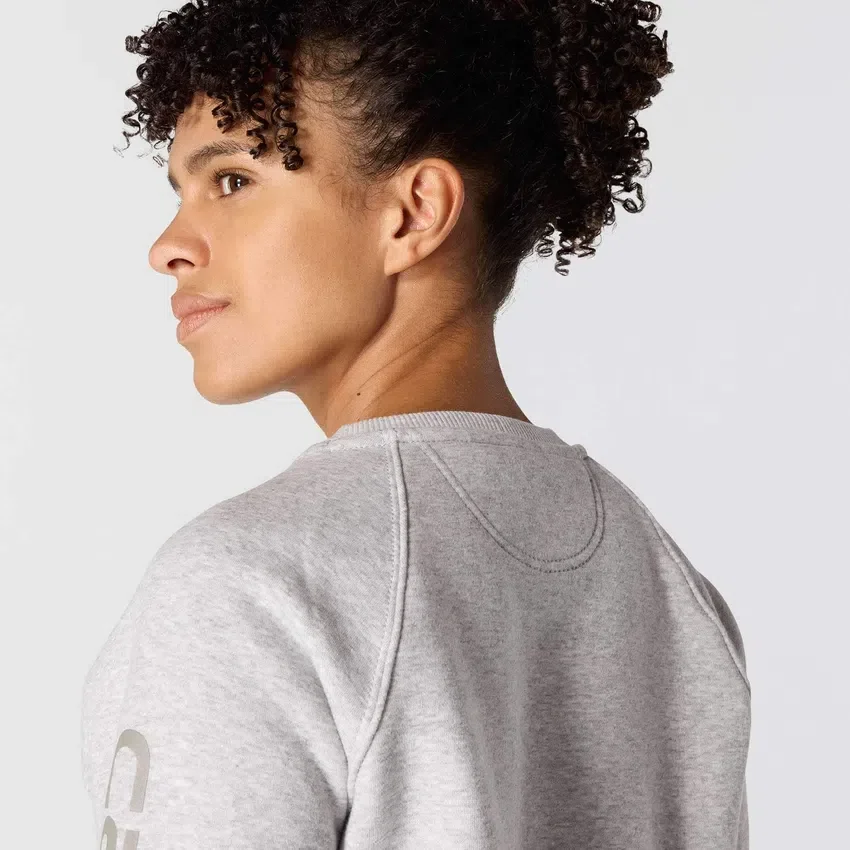 Camisola feminina de gola redonda com estampado, corte descontraído e peso médio
