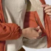Casaco feminino Rockford leve, com forro de sherpa, isolante e resistente à água - Casaco Rain Defender