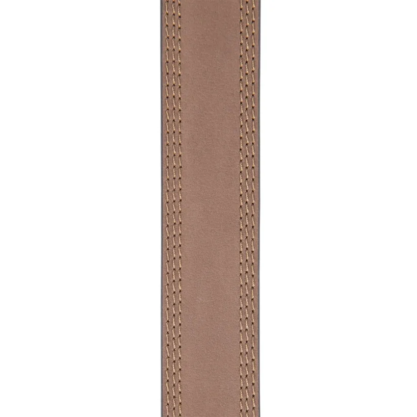Cinto de couro com costura tripla