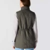 Colete feminino com forro Sherpa, isolante e resistente à água - Colete Rain Defender