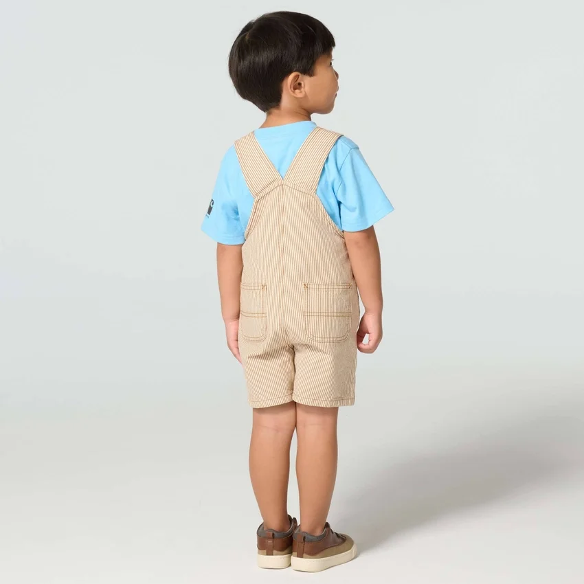 Conjunto de 2 peças para meninos: Camisa de manguitos curtos e calções com riscas castanhas (crianças pequenas)