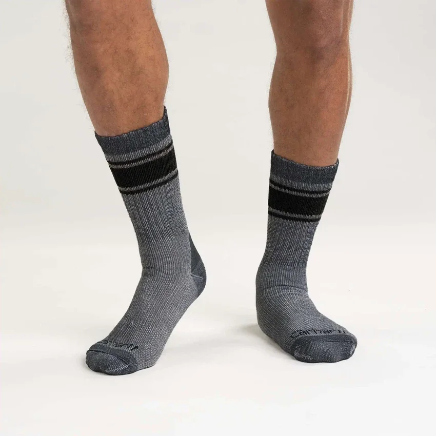 Conjunto de 4 pares de meias de cano médio e tecido grosso