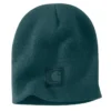 Gorro com emblema em malha