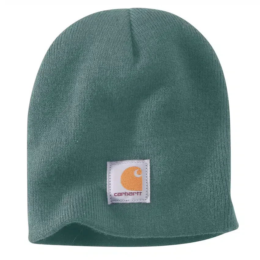 Gorro com emblema em malha