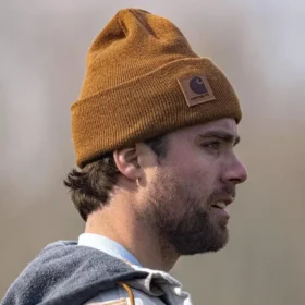 Gorro com remendo tonal