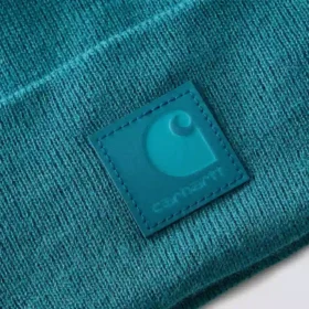 Gorro com remendo tonal