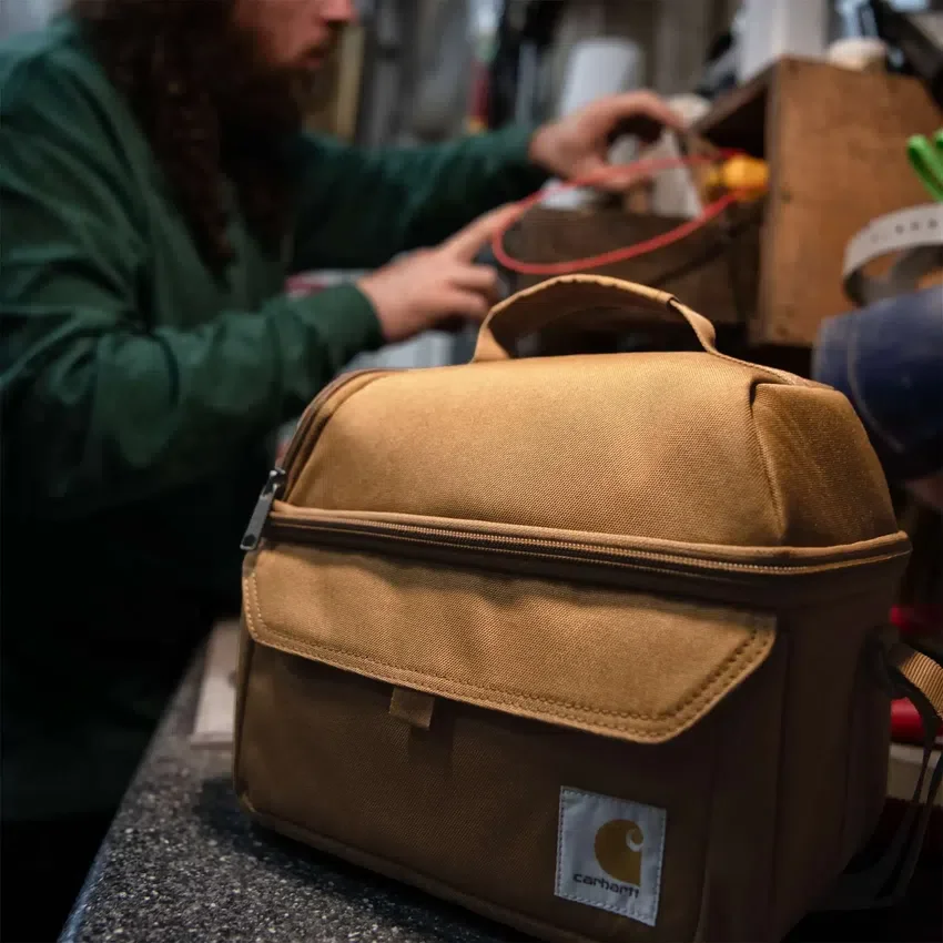 Mala térmica com isolamento para 12 latas e dois compartimentos