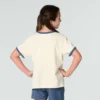 T-shirt de manguitos curtos com estampa floral «C» e gola com anel para meninas (Criança/Bebé/Jovem)