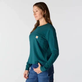 T-shirt feminina de manguitos longos com gola redonda e bolso, em Tencel