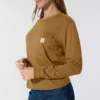 T-shirt feminina de manguitos longos com gola redonda e bolso, em Tencel