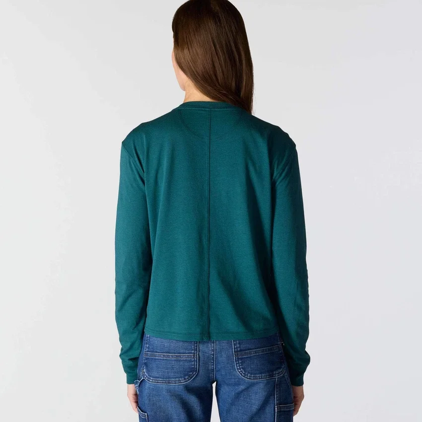 T-shirt feminina de manguitos longos com gola redonda e bolso, em Tencel