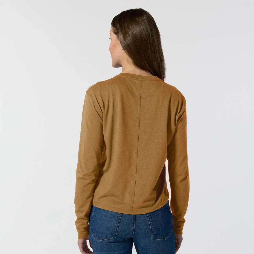 T-shirt feminina de manguitos longos com gola redonda e bolso, em Tencel