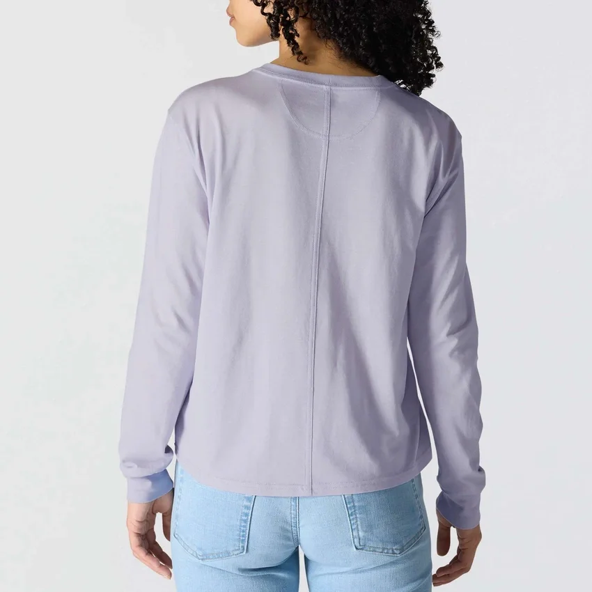 T-shirt feminina de manguitos longos com gola redonda e bolso, em Tencel